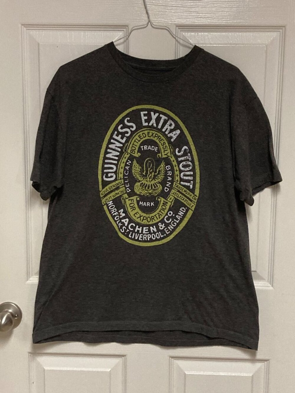 Men's tee by Guinness Official Merchandise brown sze Large